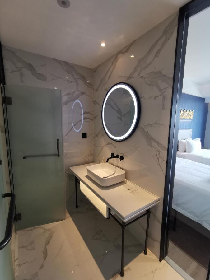 Tian Yi International Hotel 天艺国际酒店 Phnom Penh Luaran gambar