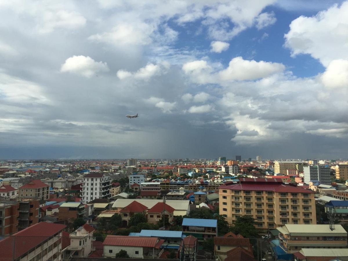 Tian Yi International Hotel 天艺国际酒店 Phnom Penh Luaran gambar