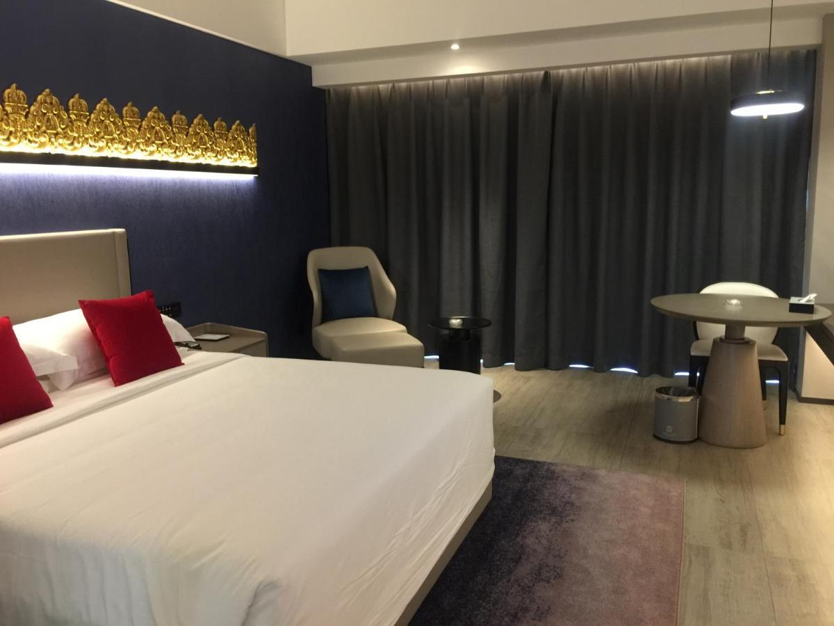 Tian Yi International Hotel 天艺国际酒店 Phnom Penh Luaran gambar