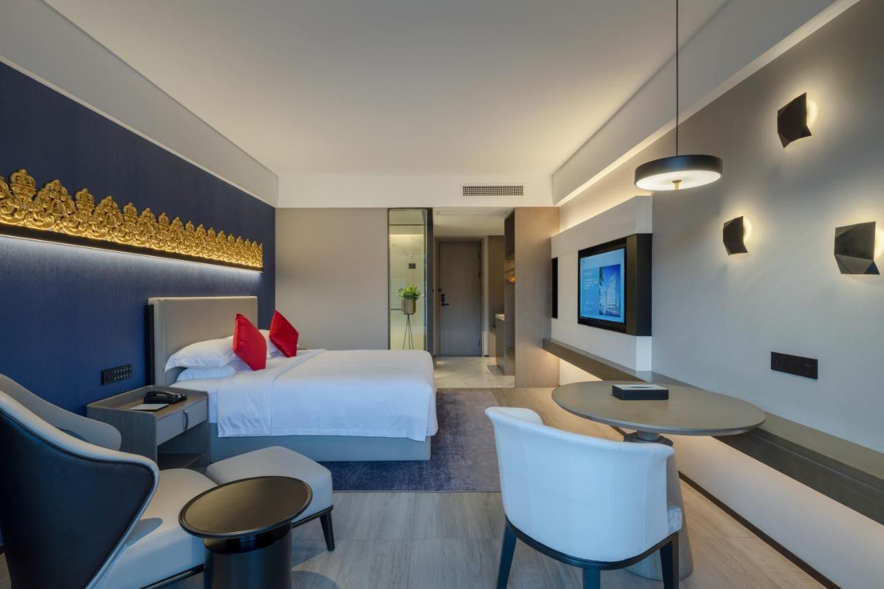 Tian Yi International Hotel 天艺国际酒店 Phnom Penh Luaran gambar
